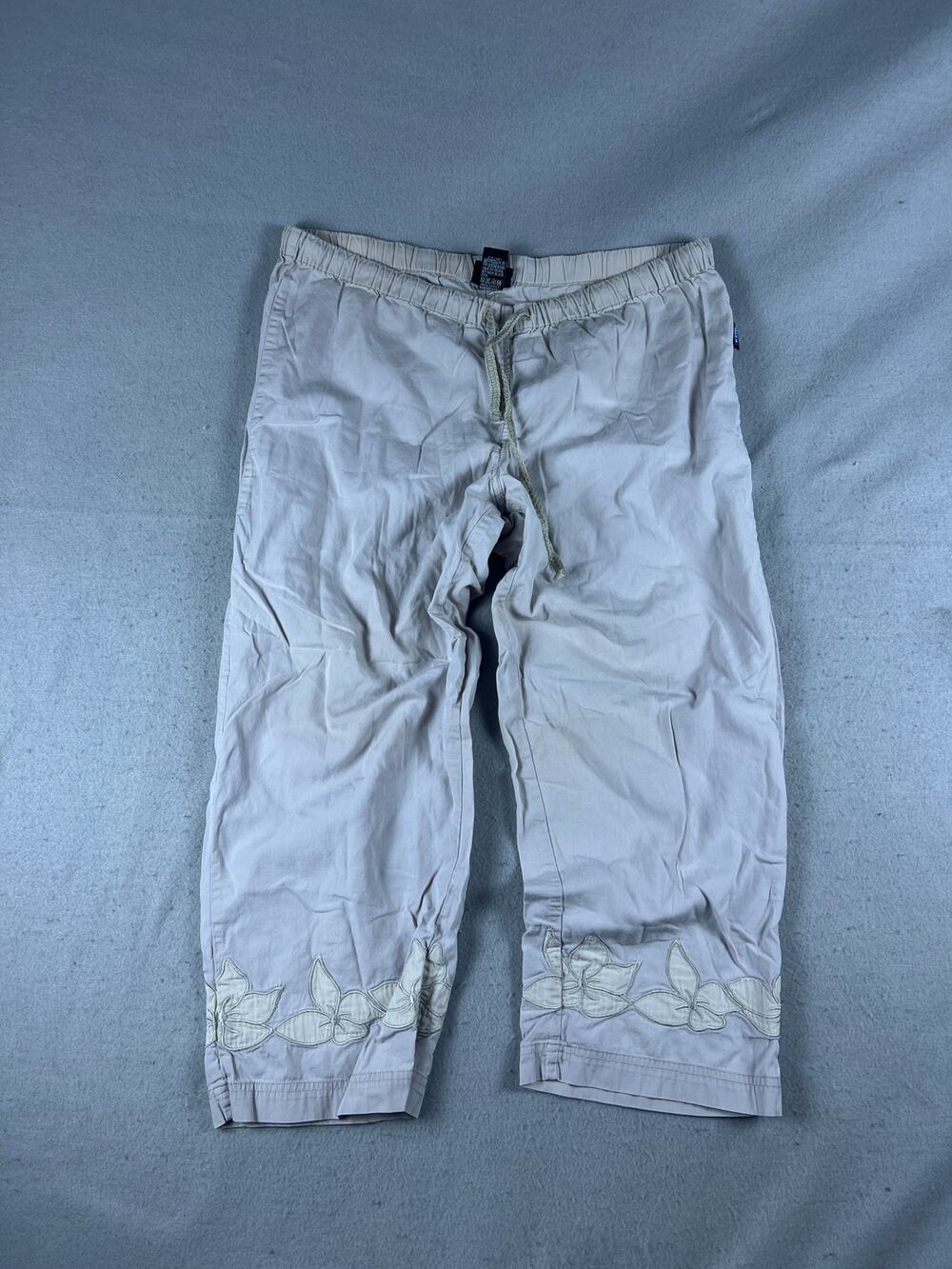 Kavu Capri Pants Womens S Beige Relaxed Fit Floral Embroidered Cropped Casual
